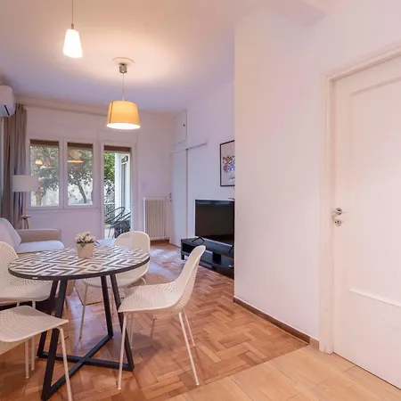 Jardin Maison: Amazing 2br In Koukaki Apartment