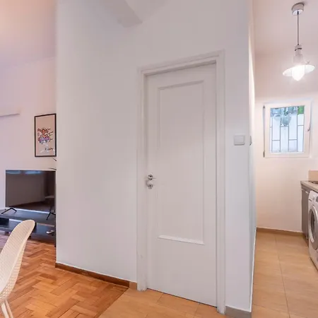 Jardin Maison: Amazing 2br In Koukaki Apartment Athens