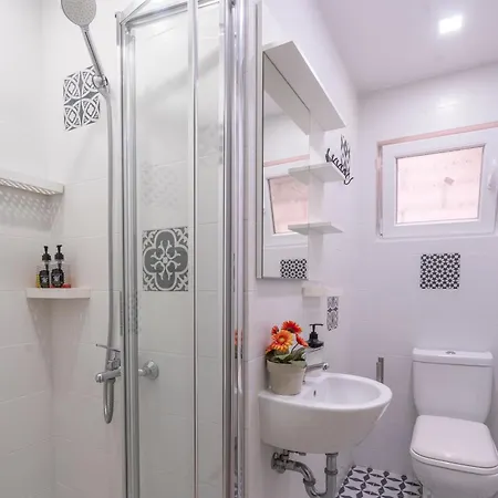 Jardin Maison: Amazing 2br In Koukaki Apartment *